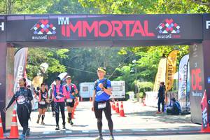 BIB: 413, 
                            <button type="button" onclick="openModal(6984499)" class="btn btn-primary btn-sm float-right btn-popup" data-toggle="modal" data-target=".modal-high-quality">
                        <i class="fas fa-shopping-cart"></i> Add to Cart
                    </button>
                                            <button type="button" onclick="isThisMe(6984499, true)" class="btn btn-success btn-sm float-right btn-popup btn-isme hidden" data-toggle="tooltip" data-placement="bottom" title="นี่คือรูปของคุณใช่ไหม คลิกที่นี่เพื่อเอาเข้าอัลบั้ม">
                        <i class="fas fa-plus"></i> Add to album
                    </button>
                    <button type="button" onclick="isThisMe(6984499, false)" class="btn btn-warning btn-sm float-right btn-popup btn-isnotme hidden">
                        <i class="fas fa-ban"></i> Remove from album
                    </button>