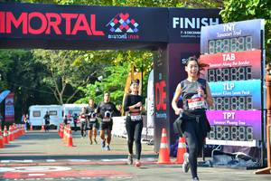 BIB: 000, 1689, 88888
                            <button type="button" onclick="openModal(7005608)" class="btn btn-primary btn-sm float-right btn-popup" data-toggle="modal" data-target=".modal-high-quality">
                        <i class="fas fa-shopping-cart"></i> Add to Cart
                    </button>
                                            <button type="button" onclick="isThisMe(7005608, true)" class="btn btn-success btn-sm float-right btn-popup btn-isme hidden" data-toggle="tooltip" data-placement="bottom" title="นี่คือรูปของคุณใช่ไหม คลิกที่นี่เพื่อเอาเข้าอัลบั้ม">
                        <i class="fas fa-plus"></i> Add to album
                    </button>
                    <button type="button" onclick="isThisMe(7005608, false)" class="btn btn-warning btn-sm float-right btn-popup btn-isnotme hidden">
                        <i class="fas fa-ban"></i> Remove from album
                    </button>