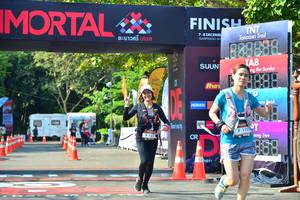 BIB: 170
                            <button type="button" onclick="openModal(7006872)" class="btn btn-primary btn-sm float-right btn-popup" data-toggle="modal" data-target=".modal-high-quality">
                        <i class="fas fa-shopping-cart"></i> Add to Cart
                    </button>
                                            <button type="button" onclick="isThisMe(7006872, true)" class="btn btn-success btn-sm float-right btn-popup btn-isme hidden" data-toggle="tooltip" data-placement="bottom" title="นี่คือรูปของคุณใช่ไหม คลิกที่นี่เพื่อเอาเข้าอัลบั้ม">
                        <i class="fas fa-plus"></i> Add to album
                    </button>
                    <button type="button" onclick="isThisMe(7006872, false)" class="btn btn-warning btn-sm float-right btn-popup btn-isnotme hidden">
                        <i class="fas fa-ban"></i> Remove from album
                    </button>