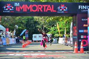 BIB: 413
                            <button type="button" onclick="openModal(7010869)" class="btn btn-primary btn-sm float-right btn-popup" data-toggle="modal" data-target=".modal-high-quality">
                        <i class="fas fa-shopping-cart"></i> Add to Cart
                    </button>
                                            <button type="button" onclick="isThisMe(7010869, true)" class="btn btn-success btn-sm float-right btn-popup btn-isme hidden" data-toggle="tooltip" data-placement="bottom" title="นี่คือรูปของคุณใช่ไหม คลิกที่นี่เพื่อเอาเข้าอัลบั้ม">
                        <i class="fas fa-plus"></i> Add to album
                    </button>
                    <button type="button" onclick="isThisMe(7010869, false)" class="btn btn-warning btn-sm float-right btn-popup btn-isnotme hidden">
                        <i class="fas fa-ban"></i> Remove from album
                    </button>