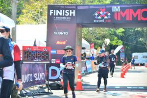 BIB: 2019, 2155
                            <button type="button" onclick="openModal(6983748)" class="btn btn-primary btn-sm float-right btn-popup" data-toggle="modal" data-target=".modal-high-quality">
                        <i class="fas fa-shopping-cart"></i> Add to Cart
                    </button>
                                            <button type="button" onclick="isThisMe(6983748, true)" class="btn btn-success btn-sm float-right btn-popup btn-isme hidden" data-toggle="tooltip" data-placement="bottom" title="นี่คือรูปของคุณใช่ไหม คลิกที่นี่เพื่อเอาเข้าอัลบั้ม">
                        <i class="fas fa-plus"></i> Add to album
                    </button>
                    <button type="button" onclick="isThisMe(6983748, false)" class="btn btn-warning btn-sm float-right btn-popup btn-isnotme hidden">
                        <i class="fas fa-ban"></i> Remove from album
                    </button>