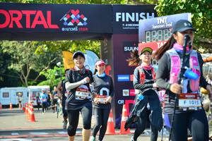 BIB: 1284, 81396, 1015, 011
                            <button type="button" onclick="openModal(6999349)" class="btn btn-primary btn-sm float-right btn-popup" data-toggle="modal" data-target=".modal-high-quality">
                        <i class="fas fa-shopping-cart"></i> Add to Cart
                    </button>
                                            <button type="button" onclick="isThisMe(6999349, true)" class="btn btn-success btn-sm float-right btn-popup btn-isme hidden" data-toggle="tooltip" data-placement="bottom" title="นี่คือรูปของคุณใช่ไหม คลิกที่นี่เพื่อเอาเข้าอัลบั้ม">
                        <i class="fas fa-plus"></i> Add to album
                    </button>
                    <button type="button" onclick="isThisMe(6999349, false)" class="btn btn-warning btn-sm float-right btn-popup btn-isnotme hidden">
                        <i class="fas fa-ban"></i> Remove from album
                    </button>