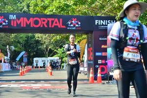 BIB: 1639, 1458
                            <button type="button" onclick="openModal(7006933)" class="btn btn-primary btn-sm float-right btn-popup" data-toggle="modal" data-target=".modal-high-quality">
                        <i class="fas fa-shopping-cart"></i> Add to Cart
                    </button>
                                            <button type="button" onclick="isThisMe(7006933, true)" class="btn btn-success btn-sm float-right btn-popup btn-isme hidden" data-toggle="tooltip" data-placement="bottom" title="นี่คือรูปของคุณใช่ไหม คลิกที่นี่เพื่อเอาเข้าอัลบั้ม">
                        <i class="fas fa-plus"></i> Add to album
                    </button>
                    <button type="button" onclick="isThisMe(7006933, false)" class="btn btn-warning btn-sm float-right btn-popup btn-isnotme hidden">
                        <i class="fas fa-ban"></i> Remove from album
                    </button>