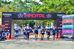 BIB: 7201, 108, 000000
                            <button type="button" onclick="openModal(6999447)" class="btn btn-primary btn-sm float-right btn-popup" data-toggle="modal" data-target=".modal-high-quality">
                        <i class="fas fa-shopping-cart"></i> Add to Cart
                    </button>
                                            <button type="button" onclick="isThisMe(6999447, true)" class="btn btn-success btn-sm float-right btn-popup btn-isme hidden" data-toggle="tooltip" data-placement="bottom" title="นี่คือรูปของคุณใช่ไหม คลิกที่นี่เพื่อเอาเข้าอัลบั้ม">
                        <i class="fas fa-plus"></i> Add to album
                    </button>
                    <button type="button" onclick="isThisMe(6999447, false)" class="btn btn-warning btn-sm float-right btn-popup btn-isnotme hidden">
                        <i class="fas fa-ban"></i> Remove from album
                    </button>