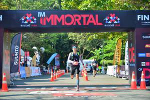 BIB: 410
                            <button type="button" onclick="openModal(7006698)" class="btn btn-primary btn-sm float-right btn-popup" data-toggle="modal" data-target=".modal-high-quality">
                        <i class="fas fa-shopping-cart"></i> Add to Cart
                    </button>
                                            <button type="button" onclick="isThisMe(7006698, true)" class="btn btn-success btn-sm float-right btn-popup btn-isme hidden" data-toggle="tooltip" data-placement="bottom" title="นี่คือรูปของคุณใช่ไหม คลิกที่นี่เพื่อเอาเข้าอัลบั้ม">
                        <i class="fas fa-plus"></i> Add to album
                    </button>
                    <button type="button" onclick="isThisMe(7006698, false)" class="btn btn-warning btn-sm float-right btn-popup btn-isnotme hidden">
                        <i class="fas fa-ban"></i> Remove from album
                    </button>