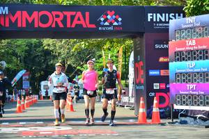 BIB: 413, 88888
                            <button type="button" onclick="openModal(7007078)" class="btn btn-primary btn-sm float-right btn-popup" data-toggle="modal" data-target=".modal-high-quality">
                        <i class="fas fa-shopping-cart"></i> Add to Cart
                    </button>
                                            <button type="button" onclick="isThisMe(7007078, true)" class="btn btn-success btn-sm float-right btn-popup btn-isme hidden" data-toggle="tooltip" data-placement="bottom" title="นี่คือรูปของคุณใช่ไหม คลิกที่นี่เพื่อเอาเข้าอัลบั้ม">
                        <i class="fas fa-plus"></i> Add to album
                    </button>
                    <button type="button" onclick="isThisMe(7007078, false)" class="btn btn-warning btn-sm float-right btn-popup btn-isnotme hidden">
                        <i class="fas fa-ban"></i> Remove from album
                    </button>