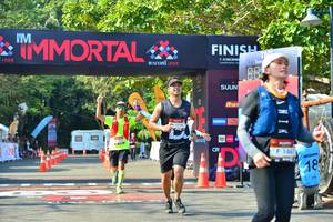 BIB: 1735, 1467, 184
                            <button type="button" onclick="openModal(7010661)" class="btn btn-primary btn-sm float-right btn-popup" data-toggle="modal" data-target=".modal-high-quality">
                        <i class="fas fa-shopping-cart"></i> Add to Cart
                    </button>
                                            <button type="button" onclick="isThisMe(7010661, true)" class="btn btn-success btn-sm float-right btn-popup btn-isme hidden" data-toggle="tooltip" data-placement="bottom" title="นี่คือรูปของคุณใช่ไหม คลิกที่นี่เพื่อเอาเข้าอัลบั้ม">
                        <i class="fas fa-plus"></i> Add to album
                    </button>
                    <button type="button" onclick="isThisMe(7010661, false)" class="btn btn-warning btn-sm float-right btn-popup btn-isnotme hidden">
                        <i class="fas fa-ban"></i> Remove from album
                    </button>