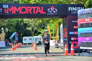 BIB: 3888
                            <button type="button" onclick="openModal(6999067)" class="btn btn-primary btn-sm float-right btn-popup" data-toggle="modal" data-target=".modal-high-quality">
                        <i class="fas fa-shopping-cart"></i> Add to Cart
                    </button>
                                            <button type="button" onclick="isThisMe(6999067, true)" class="btn btn-success btn-sm float-right btn-popup btn-isme hidden" data-toggle="tooltip" data-placement="bottom" title="นี่คือรูปของคุณใช่ไหม คลิกที่นี่เพื่อเอาเข้าอัลบั้ม">
                        <i class="fas fa-plus"></i> Add to album
                    </button>
                    <button type="button" onclick="isThisMe(6999067, false)" class="btn btn-warning btn-sm float-right btn-popup btn-isnotme hidden">
                        <i class="fas fa-ban"></i> Remove from album
                    </button>