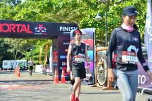 BIB: 1131, 1759
                            <button type="button" onclick="openModal(6998943)" class="btn btn-primary btn-sm float-right btn-popup" data-toggle="modal" data-target=".modal-high-quality">
                        <i class="fas fa-shopping-cart"></i> Add to Cart
                    </button>
                                            <button type="button" onclick="isThisMe(6998943, true)" class="btn btn-success btn-sm float-right btn-popup btn-isme hidden" data-toggle="tooltip" data-placement="bottom" title="นี่คือรูปของคุณใช่ไหม คลิกที่นี่เพื่อเอาเข้าอัลบั้ม">
                        <i class="fas fa-plus"></i> Add to album
                    </button>
                    <button type="button" onclick="isThisMe(6998943, false)" class="btn btn-warning btn-sm float-right btn-popup btn-isnotme hidden">
                        <i class="fas fa-ban"></i> Remove from album
                    </button>