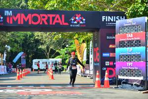 BIB: 888888
                            <button type="button" onclick="openModal(6998757)" class="btn btn-primary btn-sm float-right btn-popup" data-toggle="modal" data-target=".modal-high-quality">
                        <i class="fas fa-shopping-cart"></i> Add to Cart
                    </button>
                                            <button type="button" onclick="isThisMe(6998757, true)" class="btn btn-success btn-sm float-right btn-popup btn-isme hidden" data-toggle="tooltip" data-placement="bottom" title="นี่คือรูปของคุณใช่ไหม คลิกที่นี่เพื่อเอาเข้าอัลบั้ม">
                        <i class="fas fa-plus"></i> Add to album
                    </button>
                    <button type="button" onclick="isThisMe(6998757, false)" class="btn btn-warning btn-sm float-right btn-popup btn-isnotme hidden">
                        <i class="fas fa-ban"></i> Remove from album
                    </button>