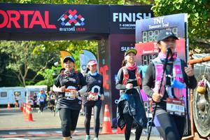 BIB: 413, 1015
                            <button type="button" onclick="openModal(6999340)" class="btn btn-primary btn-sm float-right btn-popup" data-toggle="modal" data-target=".modal-high-quality">
                        <i class="fas fa-shopping-cart"></i> Add to Cart
                    </button>
                                            <button type="button" onclick="isThisMe(6999340, true)" class="btn btn-success btn-sm float-right btn-popup btn-isme hidden" data-toggle="tooltip" data-placement="bottom" title="นี่คือรูปของคุณใช่ไหม คลิกที่นี่เพื่อเอาเข้าอัลบั้ม">
                        <i class="fas fa-plus"></i> Add to album
                    </button>
                    <button type="button" onclick="isThisMe(6999340, false)" class="btn btn-warning btn-sm float-right btn-popup btn-isnotme hidden">
                        <i class="fas fa-ban"></i> Remove from album
                    </button>