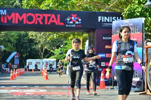 BIB: 1510, 1035
                            <button type="button" onclick="openModal(7007335)" class="btn btn-primary btn-sm float-right btn-popup" data-toggle="modal" data-target=".modal-high-quality">
                        <i class="fas fa-shopping-cart"></i> Add to Cart
                    </button>
                                            <button type="button" onclick="isThisMe(7007335, true)" class="btn btn-success btn-sm float-right btn-popup btn-isme hidden" data-toggle="tooltip" data-placement="bottom" title="นี่คือรูปของคุณใช่ไหม คลิกที่นี่เพื่อเอาเข้าอัลบั้ม">
                        <i class="fas fa-plus"></i> Add to album
                    </button>
                    <button type="button" onclick="isThisMe(7007335, false)" class="btn btn-warning btn-sm float-right btn-popup btn-isnotme hidden">
                        <i class="fas fa-ban"></i> Remove from album
                    </button>