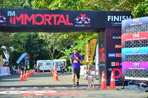 BIB: 88888, 88883
                            <button type="button" onclick="openModal(7006587)" class="btn btn-primary btn-sm float-right btn-popup" data-toggle="modal" data-target=".modal-high-quality">
                        <i class="fas fa-shopping-cart"></i> Add to Cart
                    </button>
                                            <button type="button" onclick="isThisMe(7006587, true)" class="btn btn-success btn-sm float-right btn-popup btn-isme hidden" data-toggle="tooltip" data-placement="bottom" title="นี่คือรูปของคุณใช่ไหม คลิกที่นี่เพื่อเอาเข้าอัลบั้ม">
                        <i class="fas fa-plus"></i> Add to album
                    </button>
                    <button type="button" onclick="isThisMe(7006587, false)" class="btn btn-warning btn-sm float-right btn-popup btn-isnotme hidden">
                        <i class="fas fa-ban"></i> Remove from album
                    </button>