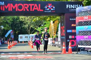 BIB: 
                            <button type="button" onclick="openModal(7007993)" class="btn btn-primary btn-sm float-right btn-popup" data-toggle="modal" data-target=".modal-high-quality">
                        <i class="fas fa-shopping-cart"></i> Add to Cart
                    </button>
                                            <button type="button" onclick="isThisMe(7007993, true)" class="btn btn-success btn-sm float-right btn-popup btn-isme hidden" data-toggle="tooltip" data-placement="bottom" title="นี่คือรูปของคุณใช่ไหม คลิกที่นี่เพื่อเอาเข้าอัลบั้ม">
                        <i class="fas fa-plus"></i> Add to album
                    </button>
                    <button type="button" onclick="isThisMe(7007993, false)" class="btn btn-warning btn-sm float-right btn-popup btn-isnotme hidden">
                        <i class="fas fa-ban"></i> Remove from album
                    </button>