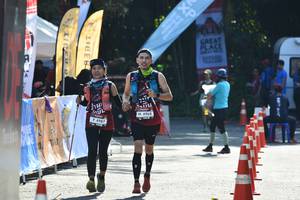 BIB: 4968, 4987
                            <button type="button" onclick="openModal(7065902)" class="btn btn-primary btn-sm float-right btn-popup" data-toggle="modal" data-target=".modal-high-quality">
                        <i class="fas fa-shopping-cart"></i> Add to Cart
                    </button>
                                            <button type="button" onclick="isThisMe(7065902, true)" class="btn btn-success btn-sm float-right btn-popup btn-isme hidden" data-toggle="tooltip" data-placement="bottom" title="นี่คือรูปของคุณใช่ไหม คลิกที่นี่เพื่อเอาเข้าอัลบั้ม">
                        <i class="fas fa-plus"></i> Add to album
                    </button>
                    <button type="button" onclick="isThisMe(7065902, false)" class="btn btn-warning btn-sm float-right btn-popup btn-isnotme hidden">
                        <i class="fas fa-ban"></i> Remove from album
                    </button>