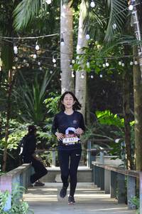 BIB: 1573
                            <button type="button" onclick="openModal(7014074)" class="btn btn-primary btn-sm float-right btn-popup" data-toggle="modal" data-target=".modal-high-quality">
                        <i class="fas fa-shopping-cart"></i> Add to Cart
                    </button>
                                            <button type="button" onclick="isThisMe(7014074, true)" class="btn btn-success btn-sm float-right btn-popup btn-isme hidden" data-toggle="tooltip" data-placement="bottom" title="นี่คือรูปของคุณใช่ไหม คลิกที่นี่เพื่อเอาเข้าอัลบั้ม">
                        <i class="fas fa-plus"></i> Add to album
                    </button>
                    <button type="button" onclick="isThisMe(7014074, false)" class="btn btn-warning btn-sm float-right btn-popup btn-isnotme hidden">
                        <i class="fas fa-ban"></i> Remove from album
                    </button>