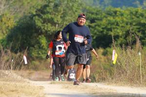 BIB: 1640
                            <button type="button" onclick="openModal(6904066)" class="btn btn-primary btn-sm float-right btn-popup" data-toggle="modal" data-target=".modal-high-quality">
                        <i class="fas fa-shopping-cart"></i> Add to Cart
                    </button>
                                            <button type="button" onclick="isThisMe(6904066, true)" class="btn btn-success btn-sm float-right btn-popup btn-isme hidden" data-toggle="tooltip" data-placement="bottom" title="นี่คือรูปของคุณใช่ไหม คลิกที่นี่เพื่อเอาเข้าอัลบั้ม">
                        <i class="fas fa-plus"></i> Add to album
                    </button>
                    <button type="button" onclick="isThisMe(6904066, false)" class="btn btn-warning btn-sm float-right btn-popup btn-isnotme hidden">
                        <i class="fas fa-ban"></i> Remove from album
                    </button>