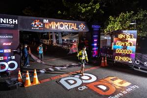 BIB: 184, 064751, 000000, 034804
                            <button type="button" onclick="openModal(7139503)" class="btn btn-primary btn-sm float-right btn-popup" data-toggle="modal" data-target=".modal-high-quality">
                        <i class="fas fa-shopping-cart"></i> Add to Cart
                    </button>
                                            <button type="button" onclick="isThisMe(7139503, true)" class="btn btn-success btn-sm float-right btn-popup btn-isme hidden" data-toggle="tooltip" data-placement="bottom" title="นี่คือรูปของคุณใช่ไหม คลิกที่นี่เพื่อเอาเข้าอัลบั้ม">
                        <i class="fas fa-plus"></i> Add to album
                    </button>
                    <button type="button" onclick="isThisMe(7139503, false)" class="btn btn-warning btn-sm float-right btn-popup btn-isnotme hidden">
                        <i class="fas fa-ban"></i> Remove from album
                    </button>