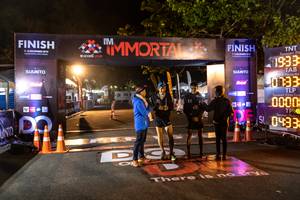 BIB: 1933, 0000, 0433
                            <button type="button" onclick="openModal(7139611)" class="btn btn-primary btn-sm float-right btn-popup" data-toggle="modal" data-target=".modal-high-quality">
                        <i class="fas fa-shopping-cart"></i> Add to Cart
                    </button>
                                            <button type="button" onclick="isThisMe(7139611, true)" class="btn btn-success btn-sm float-right btn-popup btn-isme hidden" data-toggle="tooltip" data-placement="bottom" title="นี่คือรูปของคุณใช่ไหม คลิกที่นี่เพื่อเอาเข้าอัลบั้ม">
                        <i class="fas fa-plus"></i> Add to album
                    </button>
                    <button type="button" onclick="isThisMe(7139611, false)" class="btn btn-warning btn-sm float-right btn-popup btn-isnotme hidden">
                        <i class="fas fa-ban"></i> Remove from album
                    </button>