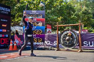 BIB: 502
                            <button type="button" onclick="openModal(7146384)" class="btn btn-primary btn-sm float-right btn-popup" data-toggle="modal" data-target=".modal-high-quality">
                        <i class="fas fa-shopping-cart"></i> Add to Cart
                    </button>
                                            <button type="button" onclick="isThisMe(7146384, true)" class="btn btn-success btn-sm float-right btn-popup btn-isme hidden" data-toggle="tooltip" data-placement="bottom" title="นี่คือรูปของคุณใช่ไหม คลิกที่นี่เพื่อเอาเข้าอัลบั้ม">
                        <i class="fas fa-plus"></i> Add to album
                    </button>
                    <button type="button" onclick="isThisMe(7146384, false)" class="btn btn-warning btn-sm float-right btn-popup btn-isnotme hidden">
                        <i class="fas fa-ban"></i> Remove from album
                    </button>