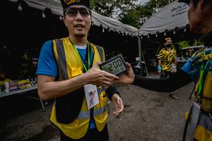 BIB: 
                            <button type="button" onclick="openModal(13718731)" class="btn btn-primary btn-sm float-right btn-popup" data-toggle="modal" data-target=".modal-high-quality">
                        <i class="fas fa-shopping-cart"></i> Add to Cart
                    </button>
                                            <button type="button" onclick="isThisMe(13718731, true)" class="btn btn-success btn-sm float-right btn-popup btn-isme hidden" data-toggle="tooltip" data-placement="bottom" title="นี่คือรูปของคุณใช่ไหม คลิกที่นี่เพื่อเอาเข้าอัลบั้ม">
                        <i class="fas fa-plus"></i> Add to album
                    </button>
                    <button type="button" onclick="isThisMe(13718731, false)" class="btn btn-warning btn-sm float-right btn-popup btn-isnotme hidden">
                        <i class="fas fa-ban"></i> Remove from album
                    </button>