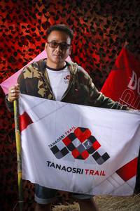 BIB: 
                            <button type="button" onclick="openModal(13510862)" class="btn btn-primary btn-sm float-right btn-popup" data-toggle="modal" data-target=".modal-high-quality">
                        <i class="fas fa-shopping-cart"></i> Add to Cart
                    </button>
                                            <button type="button" onclick="isThisMe(13510862, true)" class="btn btn-success btn-sm float-right btn-popup btn-isme hidden" data-toggle="tooltip" data-placement="bottom" title="นี่คือรูปของคุณใช่ไหม คลิกที่นี่เพื่อเอาเข้าอัลบั้ม">
                        <i class="fas fa-plus"></i> Add to album
                    </button>
                    <button type="button" onclick="isThisMe(13510862, false)" class="btn btn-warning btn-sm float-right btn-popup btn-isnotme hidden">
                        <i class="fas fa-ban"></i> Remove from album
                    </button>