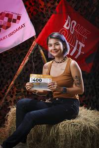 BIB: 
                            <button type="button" onclick="openModal(13510760)" class="btn btn-primary btn-sm float-right btn-popup" data-toggle="modal" data-target=".modal-high-quality">
                        <i class="fas fa-shopping-cart"></i> Add to Cart
                    </button>
                                            <button type="button" onclick="isThisMe(13510760, true)" class="btn btn-success btn-sm float-right btn-popup btn-isme hidden" data-toggle="tooltip" data-placement="bottom" title="นี่คือรูปของคุณใช่ไหม คลิกที่นี่เพื่อเอาเข้าอัลบั้ม">
                        <i class="fas fa-plus"></i> Add to album
                    </button>
                    <button type="button" onclick="isThisMe(13510760, false)" class="btn btn-warning btn-sm float-right btn-popup btn-isnotme hidden">
                        <i class="fas fa-ban"></i> Remove from album
                    </button>