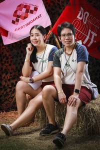 BIB: 
                            <button type="button" onclick="openModal(13510562)" class="btn btn-primary btn-sm float-right btn-popup" data-toggle="modal" data-target=".modal-high-quality">
                        <i class="fas fa-shopping-cart"></i> Add to Cart
                    </button>
                                            <button type="button" onclick="isThisMe(13510562, true)" class="btn btn-success btn-sm float-right btn-popup btn-isme hidden" data-toggle="tooltip" data-placement="bottom" title="นี่คือรูปของคุณใช่ไหม คลิกที่นี่เพื่อเอาเข้าอัลบั้ม">
                        <i class="fas fa-plus"></i> Add to album
                    </button>
                    <button type="button" onclick="isThisMe(13510562, false)" class="btn btn-warning btn-sm float-right btn-popup btn-isnotme hidden">
                        <i class="fas fa-ban"></i> Remove from album
                    </button>