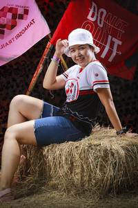 BIB: 
                            <button type="button" onclick="openModal(13510792)" class="btn btn-primary btn-sm float-right btn-popup" data-toggle="modal" data-target=".modal-high-quality">
                        <i class="fas fa-shopping-cart"></i> Add to Cart
                    </button>
                                            <button type="button" onclick="isThisMe(13510792, true)" class="btn btn-success btn-sm float-right btn-popup btn-isme hidden" data-toggle="tooltip" data-placement="bottom" title="นี่คือรูปของคุณใช่ไหม คลิกที่นี่เพื่อเอาเข้าอัลบั้ม">
                        <i class="fas fa-plus"></i> Add to album
                    </button>
                    <button type="button" onclick="isThisMe(13510792, false)" class="btn btn-warning btn-sm float-right btn-popup btn-isnotme hidden">
                        <i class="fas fa-ban"></i> Remove from album
                    </button>