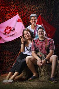 BIB: 
                            <button type="button" onclick="openModal(13511812)" class="btn btn-primary btn-sm float-right btn-popup" data-toggle="modal" data-target=".modal-high-quality">
                        <i class="fas fa-shopping-cart"></i> Add to Cart
                    </button>
                                            <button type="button" onclick="isThisMe(13511812, true)" class="btn btn-success btn-sm float-right btn-popup btn-isme hidden" data-toggle="tooltip" data-placement="bottom" title="นี่คือรูปของคุณใช่ไหม คลิกที่นี่เพื่อเอาเข้าอัลบั้ม">
                        <i class="fas fa-plus"></i> Add to album
                    </button>
                    <button type="button" onclick="isThisMe(13511812, false)" class="btn btn-warning btn-sm float-right btn-popup btn-isnotme hidden">
                        <i class="fas fa-ban"></i> Remove from album
                    </button>