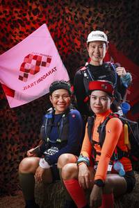 BIB: 
                            <button type="button" onclick="openModal(13511065)" class="btn btn-primary btn-sm float-right btn-popup" data-toggle="modal" data-target=".modal-high-quality">
                        <i class="fas fa-shopping-cart"></i> Add to Cart
                    </button>
                                            <button type="button" onclick="isThisMe(13511065, true)" class="btn btn-success btn-sm float-right btn-popup btn-isme hidden" data-toggle="tooltip" data-placement="bottom" title="นี่คือรูปของคุณใช่ไหม คลิกที่นี่เพื่อเอาเข้าอัลบั้ม">
                        <i class="fas fa-plus"></i> Add to album
                    </button>
                    <button type="button" onclick="isThisMe(13511065, false)" class="btn btn-warning btn-sm float-right btn-popup btn-isnotme hidden">
                        <i class="fas fa-ban"></i> Remove from album
                    </button>