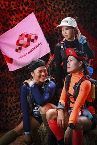 BIB: 
                            <button type="button" onclick="openModal(13511066)" class="btn btn-primary btn-sm float-right btn-popup" data-toggle="modal" data-target=".modal-high-quality">
                        <i class="fas fa-shopping-cart"></i> Add to Cart
                    </button>
                                            <button type="button" onclick="isThisMe(13511066, true)" class="btn btn-success btn-sm float-right btn-popup btn-isme hidden" data-toggle="tooltip" data-placement="bottom" title="นี่คือรูปของคุณใช่ไหม คลิกที่นี่เพื่อเอาเข้าอัลบั้ม">
                        <i class="fas fa-plus"></i> Add to album
                    </button>
                    <button type="button" onclick="isThisMe(13511066, false)" class="btn btn-warning btn-sm float-right btn-popup btn-isnotme hidden">
                        <i class="fas fa-ban"></i> Remove from album
                    </button>