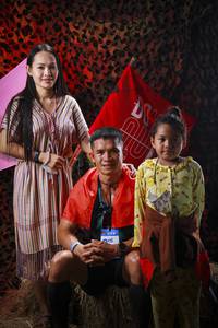 BIB: 
                            <button type="button" onclick="openModal(13511549)" class="btn btn-primary btn-sm float-right btn-popup" data-toggle="modal" data-target=".modal-high-quality">
                        <i class="fas fa-shopping-cart"></i> Add to Cart
                    </button>
                                            <button type="button" onclick="isThisMe(13511549, true)" class="btn btn-success btn-sm float-right btn-popup btn-isme hidden" data-toggle="tooltip" data-placement="bottom" title="นี่คือรูปของคุณใช่ไหม คลิกที่นี่เพื่อเอาเข้าอัลบั้ม">
                        <i class="fas fa-plus"></i> Add to album
                    </button>
                    <button type="button" onclick="isThisMe(13511549, false)" class="btn btn-warning btn-sm float-right btn-popup btn-isnotme hidden">
                        <i class="fas fa-ban"></i> Remove from album
                    </button>