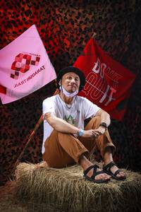 BIB: 
                            <button type="button" onclick="openModal(13511337)" class="btn btn-primary btn-sm float-right btn-popup" data-toggle="modal" data-target=".modal-high-quality">
                        <i class="fas fa-shopping-cart"></i> Add to Cart
                    </button>
                                            <button type="button" onclick="isThisMe(13511337, true)" class="btn btn-success btn-sm float-right btn-popup btn-isme hidden" data-toggle="tooltip" data-placement="bottom" title="นี่คือรูปของคุณใช่ไหม คลิกที่นี่เพื่อเอาเข้าอัลบั้ม">
                        <i class="fas fa-plus"></i> Add to album
                    </button>
                    <button type="button" onclick="isThisMe(13511337, false)" class="btn btn-warning btn-sm float-right btn-popup btn-isnotme hidden">
                        <i class="fas fa-ban"></i> Remove from album
                    </button>