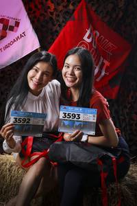 BIB: 
                            <button type="button" onclick="openModal(13511514)" class="btn btn-primary btn-sm float-right btn-popup" data-toggle="modal" data-target=".modal-high-quality">
                        <i class="fas fa-shopping-cart"></i> Add to Cart
                    </button>
                                            <button type="button" onclick="isThisMe(13511514, true)" class="btn btn-success btn-sm float-right btn-popup btn-isme hidden" data-toggle="tooltip" data-placement="bottom" title="นี่คือรูปของคุณใช่ไหม คลิกที่นี่เพื่อเอาเข้าอัลบั้ม">
                        <i class="fas fa-plus"></i> Add to album
                    </button>
                    <button type="button" onclick="isThisMe(13511514, false)" class="btn btn-warning btn-sm float-right btn-popup btn-isnotme hidden">
                        <i class="fas fa-ban"></i> Remove from album
                    </button>