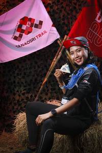 BIB: 
                            <button type="button" onclick="openModal(13512672)" class="btn btn-primary btn-sm float-right btn-popup" data-toggle="modal" data-target=".modal-high-quality">
                        <i class="fas fa-shopping-cart"></i> Add to Cart
                    </button>
                                            <button type="button" onclick="isThisMe(13512672, true)" class="btn btn-success btn-sm float-right btn-popup btn-isme hidden" data-toggle="tooltip" data-placement="bottom" title="นี่คือรูปของคุณใช่ไหม คลิกที่นี่เพื่อเอาเข้าอัลบั้ม">
                        <i class="fas fa-plus"></i> Add to album
                    </button>
                    <button type="button" onclick="isThisMe(13512672, false)" class="btn btn-warning btn-sm float-right btn-popup btn-isnotme hidden">
                        <i class="fas fa-ban"></i> Remove from album
                    </button>