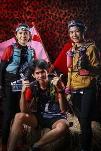 BIB: 
                            <button type="button" onclick="openModal(13511959)" class="btn btn-primary btn-sm float-right btn-popup" data-toggle="modal" data-target=".modal-high-quality">
                        <i class="fas fa-shopping-cart"></i> Add to Cart
                    </button>
                                            <button type="button" onclick="isThisMe(13511959, true)" class="btn btn-success btn-sm float-right btn-popup btn-isme hidden" data-toggle="tooltip" data-placement="bottom" title="นี่คือรูปของคุณใช่ไหม คลิกที่นี่เพื่อเอาเข้าอัลบั้ม">
                        <i class="fas fa-plus"></i> Add to album
                    </button>
                    <button type="button" onclick="isThisMe(13511959, false)" class="btn btn-warning btn-sm float-right btn-popup btn-isnotme hidden">
                        <i class="fas fa-ban"></i> Remove from album
                    </button>