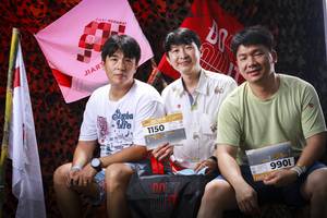 BIB: 
                            <button type="button" onclick="openModal(13510938)" class="btn btn-primary btn-sm float-right btn-popup" data-toggle="modal" data-target=".modal-high-quality">
                        <i class="fas fa-shopping-cart"></i> Add to Cart
                    </button>
                                            <button type="button" onclick="isThisMe(13510938, true)" class="btn btn-success btn-sm float-right btn-popup btn-isme hidden" data-toggle="tooltip" data-placement="bottom" title="นี่คือรูปของคุณใช่ไหม คลิกที่นี่เพื่อเอาเข้าอัลบั้ม">
                        <i class="fas fa-plus"></i> Add to album
                    </button>
                    <button type="button" onclick="isThisMe(13510938, false)" class="btn btn-warning btn-sm float-right btn-popup btn-isnotme hidden">
                        <i class="fas fa-ban"></i> Remove from album
                    </button>