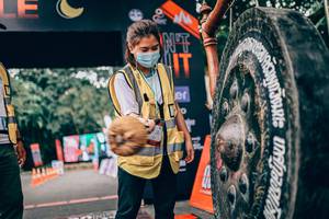 BIB: 
                            <button type="button" onclick="openModal(13689246)" class="btn btn-primary btn-sm float-right btn-popup" data-toggle="modal" data-target=".modal-high-quality">
                        <i class="fas fa-shopping-cart"></i> Add to Cart
                    </button>
                                            <button type="button" onclick="isThisMe(13689246, true)" class="btn btn-success btn-sm float-right btn-popup btn-isme hidden" data-toggle="tooltip" data-placement="bottom" title="นี่คือรูปของคุณใช่ไหม คลิกที่นี่เพื่อเอาเข้าอัลบั้ม">
                        <i class="fas fa-plus"></i> Add to album
                    </button>
                    <button type="button" onclick="isThisMe(13689246, false)" class="btn btn-warning btn-sm float-right btn-popup btn-isnotme hidden">
                        <i class="fas fa-ban"></i> Remove from album
                    </button>