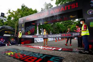 BIB: 
                            <button type="button" onclick="openModal(18553071)" class="btn btn-primary btn-sm float-right btn-popup" data-toggle="modal" data-target=".modal-high-quality">
                        <i class="fas fa-shopping-cart"></i> Add to Cart
                    </button>
                                            <button type="button" onclick="isThisMe(18553071, true)" class="btn btn-success btn-sm float-right btn-popup btn-isme hidden" data-toggle="tooltip" data-placement="bottom" title="นี่คือรูปของคุณใช่ไหม คลิกที่นี่เพื่อเอาเข้าอัลบั้ม">
                        <i class="fas fa-plus"></i> Add to album
                    </button>
                    <button type="button" onclick="isThisMe(18553071, false)" class="btn btn-warning btn-sm float-right btn-popup btn-isnotme hidden">
                        <i class="fas fa-ban"></i> Remove from album
                    </button>