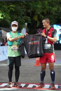 BIB: 
                            <button type="button" onclick="openModal(18466750)" class="btn btn-primary btn-sm float-right btn-popup" data-toggle="modal" data-target=".modal-high-quality">
                        <i class="fas fa-shopping-cart"></i> Add to Cart
                    </button>
                                            <button type="button" onclick="isThisMe(18466750, true)" class="btn btn-success btn-sm float-right btn-popup btn-isme hidden" data-toggle="tooltip" data-placement="bottom" title="นี่คือรูปของคุณใช่ไหม คลิกที่นี่เพื่อเอาเข้าอัลบั้ม">
                        <i class="fas fa-plus"></i> Add to album
                    </button>
                    <button type="button" onclick="isThisMe(18466750, false)" class="btn btn-warning btn-sm float-right btn-popup btn-isnotme hidden">
                        <i class="fas fa-ban"></i> Remove from album
                    </button>