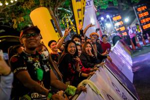 BIB: 
                            <button type="button" onclick="openModal(19590852)" class="btn btn-primary btn-sm float-right btn-popup" data-toggle="modal" data-target=".modal-high-quality">
                        <i class="fas fa-shopping-cart"></i> Add to Cart
                    </button>
                                            <button type="button" onclick="isThisMe(19590852, true)" class="btn btn-success btn-sm float-right btn-popup btn-isme hidden" data-toggle="tooltip" data-placement="bottom" title="นี่คือรูปของคุณใช่ไหม คลิกที่นี่เพื่อเอาเข้าอัลบั้ม">
                        <i class="fas fa-plus"></i> Add to album
                    </button>
                    <button type="button" onclick="isThisMe(19590852, false)" class="btn btn-warning btn-sm float-right btn-popup btn-isnotme hidden">
                        <i class="fas fa-ban"></i> Remove from album
                    </button>