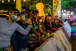 BIB: 
                            <button type="button" onclick="openModal(19590855)" class="btn btn-primary btn-sm float-right btn-popup" data-toggle="modal" data-target=".modal-high-quality">
                        <i class="fas fa-shopping-cart"></i> Add to Cart
                    </button>
                                            <button type="button" onclick="isThisMe(19590855, true)" class="btn btn-success btn-sm float-right btn-popup btn-isme hidden" data-toggle="tooltip" data-placement="bottom" title="นี่คือรูปของคุณใช่ไหม คลิกที่นี่เพื่อเอาเข้าอัลบั้ม">
                        <i class="fas fa-plus"></i> Add to album
                    </button>
                    <button type="button" onclick="isThisMe(19590855, false)" class="btn btn-warning btn-sm float-right btn-popup btn-isnotme hidden">
                        <i class="fas fa-ban"></i> Remove from album
                    </button>