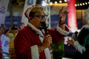 BIB: 
                            <button type="button" onclick="openModal(19590810)" class="btn btn-primary btn-sm float-right btn-popup" data-toggle="modal" data-target=".modal-high-quality">
                        <i class="fas fa-shopping-cart"></i> Add to Cart
                    </button>
                                            <button type="button" onclick="isThisMe(19590810, true)" class="btn btn-success btn-sm float-right btn-popup btn-isme hidden" data-toggle="tooltip" data-placement="bottom" title="นี่คือรูปของคุณใช่ไหม คลิกที่นี่เพื่อเอาเข้าอัลบั้ม">
                        <i class="fas fa-plus"></i> Add to album
                    </button>
                    <button type="button" onclick="isThisMe(19590810, false)" class="btn btn-warning btn-sm float-right btn-popup btn-isnotme hidden">
                        <i class="fas fa-ban"></i> Remove from album
                    </button>