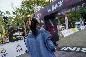 BIB: 
                            <button type="button" onclick="openModal(19590114)" class="btn btn-primary btn-sm float-right btn-popup" data-toggle="modal" data-target=".modal-high-quality">
                        <i class="fas fa-shopping-cart"></i> Add to Cart
                    </button>
                                            <button type="button" onclick="isThisMe(19590114, true)" class="btn btn-success btn-sm float-right btn-popup btn-isme hidden" data-toggle="tooltip" data-placement="bottom" title="นี่คือรูปของคุณใช่ไหม คลิกที่นี่เพื่อเอาเข้าอัลบั้ม">
                        <i class="fas fa-plus"></i> Add to album
                    </button>
                    <button type="button" onclick="isThisMe(19590114, false)" class="btn btn-warning btn-sm float-right btn-popup btn-isnotme hidden">
                        <i class="fas fa-ban"></i> Remove from album
                    </button>