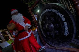 BIB: 
                            <button type="button" onclick="openModal(19591004)" class="btn btn-primary btn-sm float-right btn-popup" data-toggle="modal" data-target=".modal-high-quality">
                        <i class="fas fa-shopping-cart"></i> Add to Cart
                    </button>
                                            <button type="button" onclick="isThisMe(19591004, true)" class="btn btn-success btn-sm float-right btn-popup btn-isme hidden" data-toggle="tooltip" data-placement="bottom" title="นี่คือรูปของคุณใช่ไหม คลิกที่นี่เพื่อเอาเข้าอัลบั้ม">
                        <i class="fas fa-plus"></i> Add to album
                    </button>
                    <button type="button" onclick="isThisMe(19591004, false)" class="btn btn-warning btn-sm float-right btn-popup btn-isnotme hidden">
                        <i class="fas fa-ban"></i> Remove from album
                    </button>