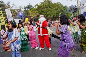 BIB: 
                            <button type="button" onclick="openModal(19593170)" class="btn btn-primary btn-sm float-right btn-popup" data-toggle="modal" data-target=".modal-high-quality">
                        <i class="fas fa-shopping-cart"></i> Add to Cart
                    </button>
                                            <button type="button" onclick="isThisMe(19593170, true)" class="btn btn-success btn-sm float-right btn-popup btn-isme hidden" data-toggle="tooltip" data-placement="bottom" title="นี่คือรูปของคุณใช่ไหม คลิกที่นี่เพื่อเอาเข้าอัลบั้ม">
                        <i class="fas fa-plus"></i> Add to album
                    </button>
                    <button type="button" onclick="isThisMe(19593170, false)" class="btn btn-warning btn-sm float-right btn-popup btn-isnotme hidden">
                        <i class="fas fa-ban"></i> Remove from album
                    </button>