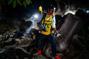 BIB: 
                            <button type="button" onclick="openModal(19450993)" class="btn btn-primary btn-sm float-right btn-popup" data-toggle="modal" data-target=".modal-high-quality">
                        <i class="fas fa-shopping-cart"></i> Add to Cart
                    </button>
                                            <button type="button" onclick="isThisMe(19450993, true)" class="btn btn-success btn-sm float-right btn-popup btn-isme hidden" data-toggle="tooltip" data-placement="bottom" title="นี่คือรูปของคุณใช่ไหม คลิกที่นี่เพื่อเอาเข้าอัลบั้ม">
                        <i class="fas fa-plus"></i> Add to album
                    </button>
                    <button type="button" onclick="isThisMe(19450993, false)" class="btn btn-warning btn-sm float-right btn-popup btn-isnotme hidden">
                        <i class="fas fa-ban"></i> Remove from album
                    </button>