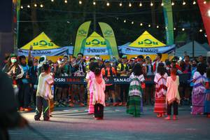 BIB: 
                            <button type="button" onclick="openModal(19565443)" class="btn btn-primary btn-sm float-right btn-popup" data-toggle="modal" data-target=".modal-high-quality">
                        <i class="fas fa-shopping-cart"></i> Add to Cart
                    </button>
                                            <button type="button" onclick="isThisMe(19565443, true)" class="btn btn-success btn-sm float-right btn-popup btn-isme hidden" data-toggle="tooltip" data-placement="bottom" title="นี่คือรูปของคุณใช่ไหม คลิกที่นี่เพื่อเอาเข้าอัลบั้ม">
                        <i class="fas fa-plus"></i> Add to album
                    </button>
                    <button type="button" onclick="isThisMe(19565443, false)" class="btn btn-warning btn-sm float-right btn-popup btn-isnotme hidden">
                        <i class="fas fa-ban"></i> Remove from album
                    </button>