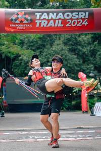 BIB: 
                            <button type="button" onclick="openModal(25086319)" class="btn btn-primary btn-sm float-right btn-popup" data-toggle="modal" data-target=".modal-high-quality">
                        <i class="fas fa-shopping-cart"></i> Add to Cart
                    </button>
                                            <button type="button" onclick="isThisMe(25086319, true)" class="btn btn-success btn-sm float-right btn-popup btn-isme hidden" data-toggle="tooltip" data-placement="bottom" title="นี่คือรูปของคุณใช่ไหม คลิกที่นี่เพื่อเอาเข้าอัลบั้ม">
                        <i class="fas fa-plus"></i> Add to album
                    </button>
                    <button type="button" onclick="isThisMe(25086319, false)" class="btn btn-warning btn-sm float-right btn-popup btn-isnotme hidden">
                        <i class="fas fa-ban"></i> Remove from album
                    </button>